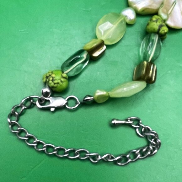 Green Beaded Necklace Chunky Pendant Boho Adjustable Spring Summer Statement - Picture 11 of 12